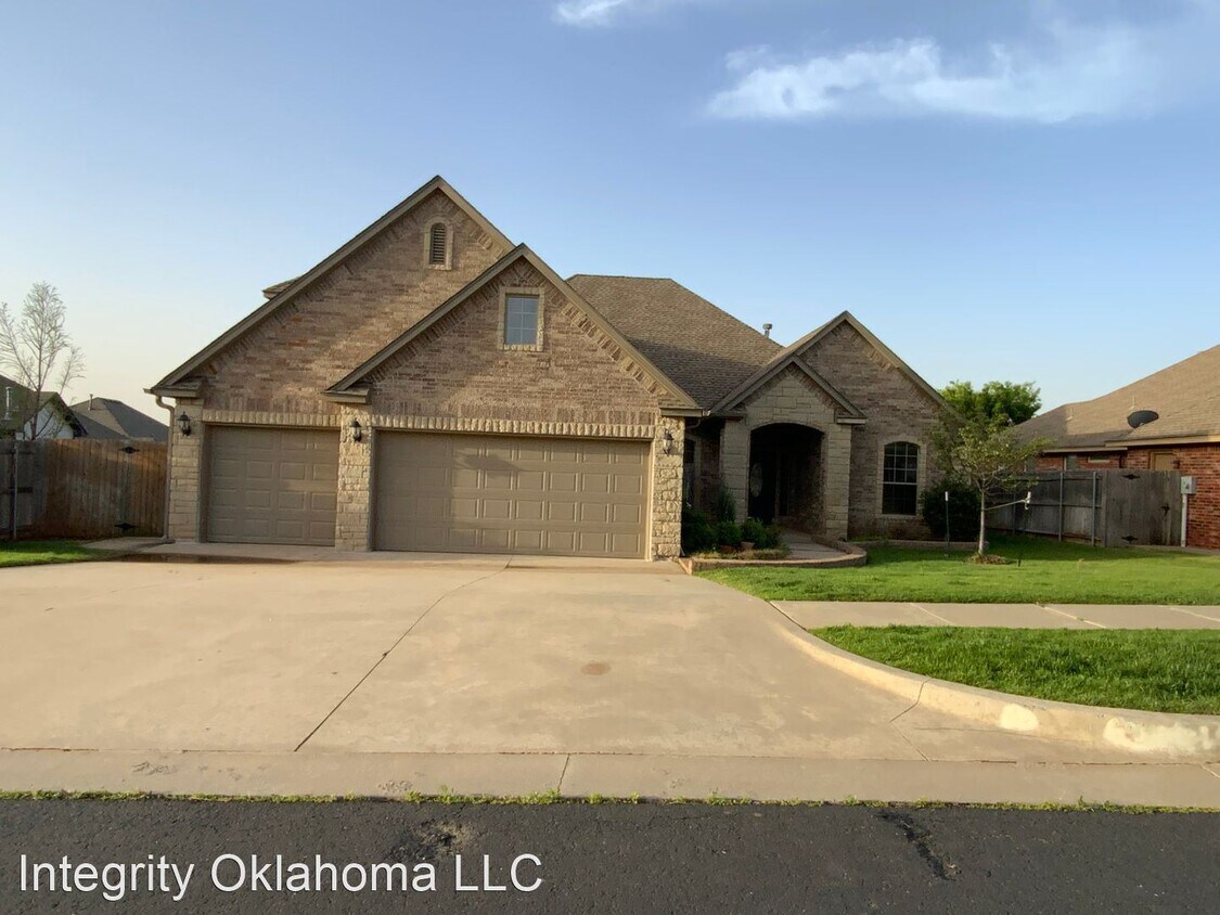 Foto principal - 5 br, 4 bath House - 4608 NW 162nd Street