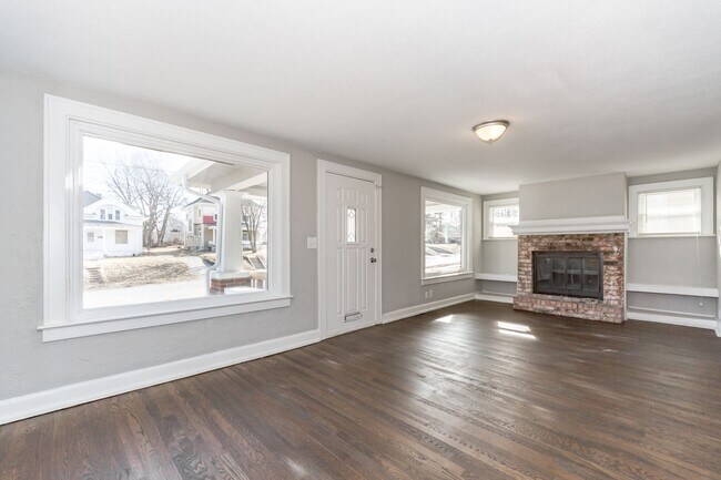 Building Photo - COMING SOON! 3 Bed 2 Bath Independence hom...