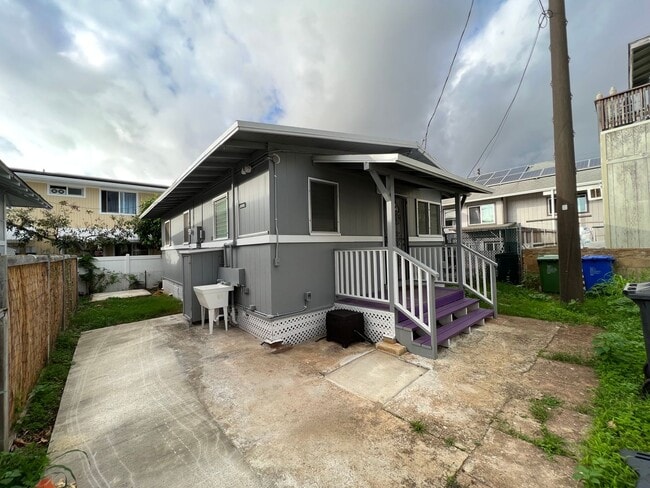 Foto del edificio - 3046C Harding Ave