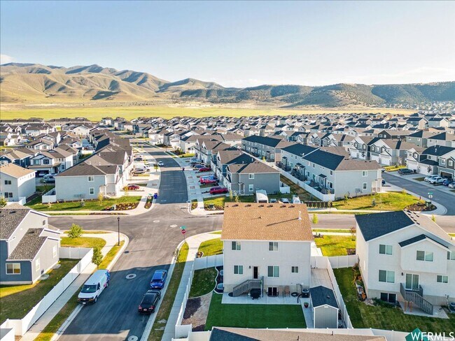 Foto del edificio - Large Home in Eagle Mountain