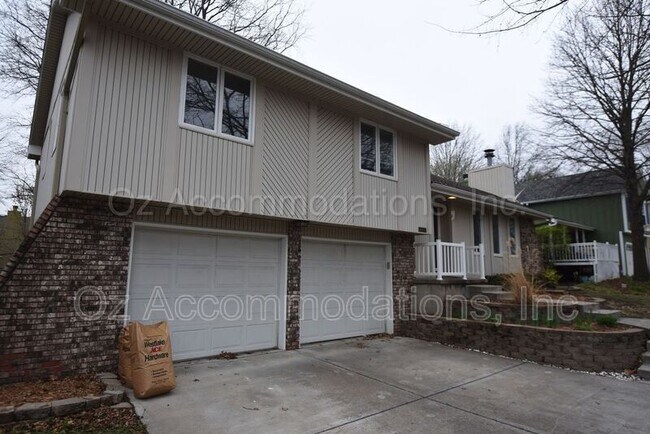 Building Photo - 15302 Conser St