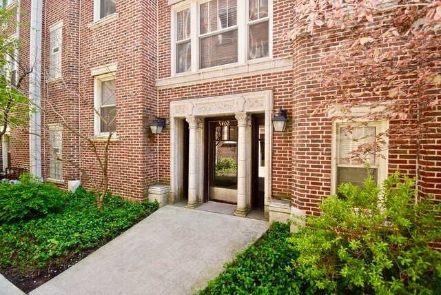 Primary Photo - 5402 N Kenmore Ave