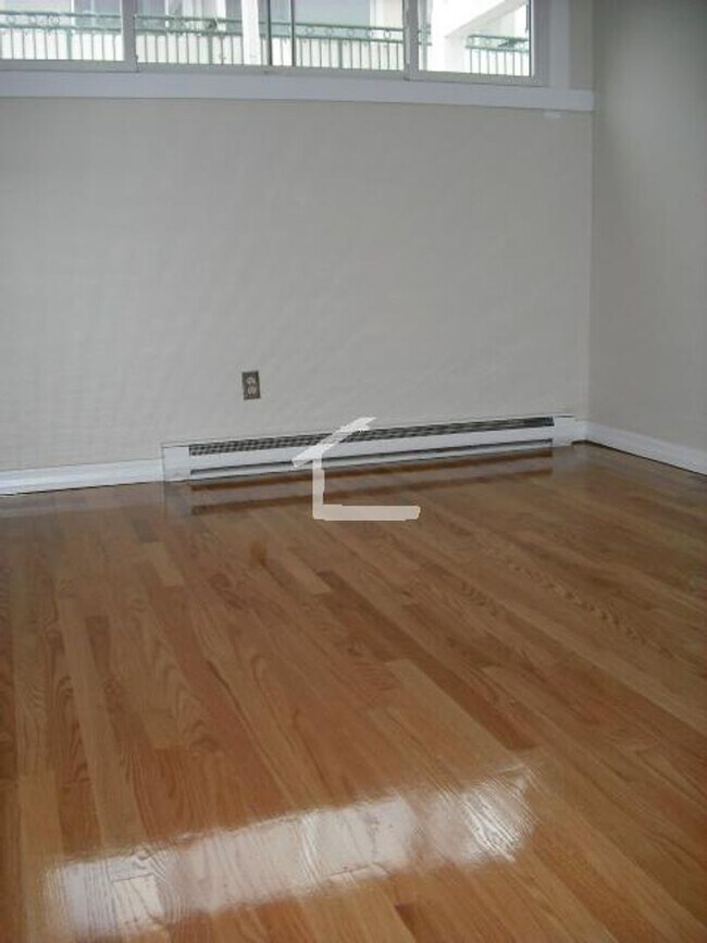 Foto del edificio - 9/1 No Fee! Townhouse-style 3BR apartment near Northeastern, Berklee!