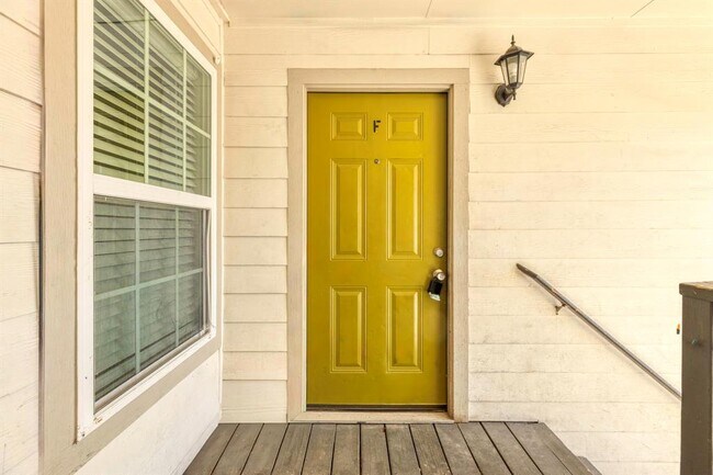 Foto del edificio - 6110 Wheless Cove