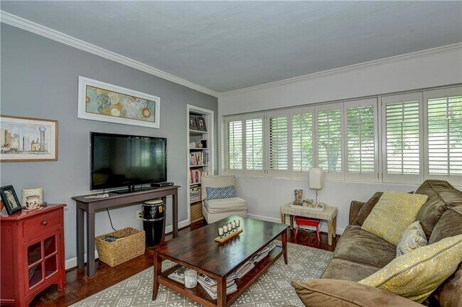 Building Photo - 282 Ardmore Cir NW