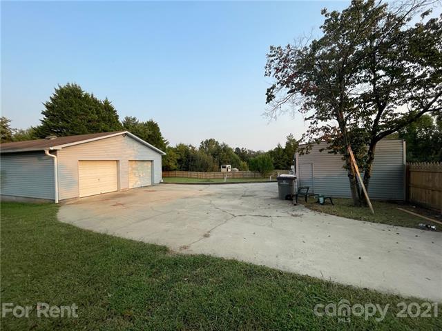 Building Photo - 600 Sportsman Dr