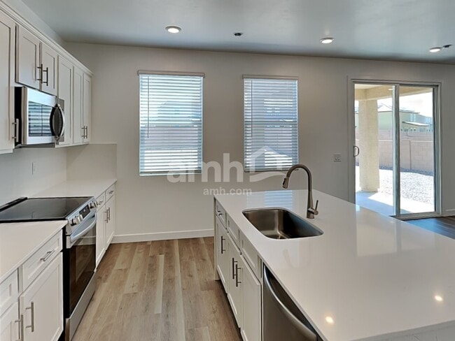 Building Photo - 6469 E Paseo Baranda