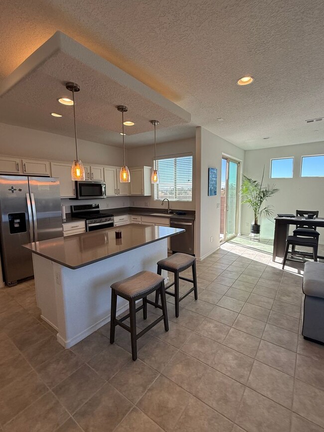 Building Photo - Villas de Los Soleras - Pristine 3 bdr, 2 1/2 bath Townhome, 2 car garage & Views!