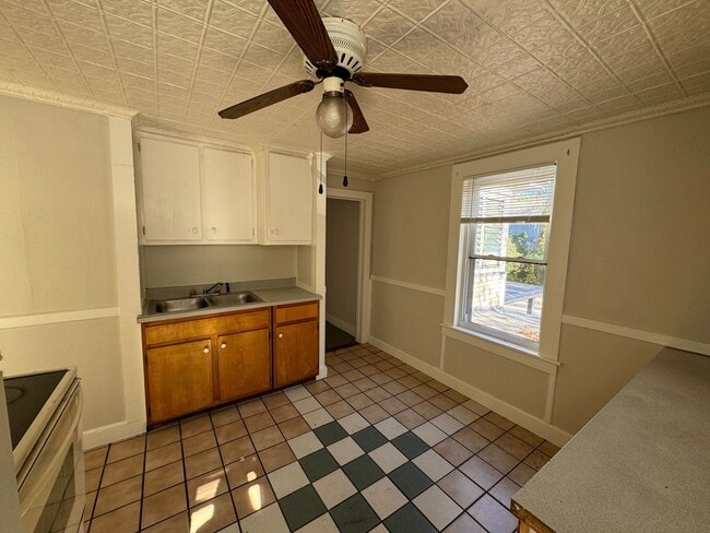 Photo - 16 Union St Apartment