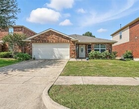 Building Photo - 3206 Kingsbrook Dr