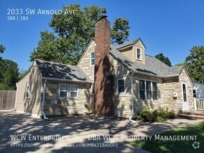 Building Photo - 2033 SW Arnold Ave