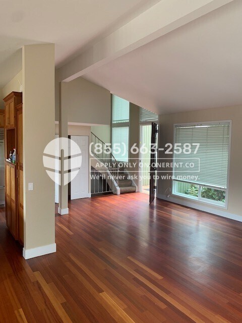 Foto del edificio - 9064 NE 33rd St