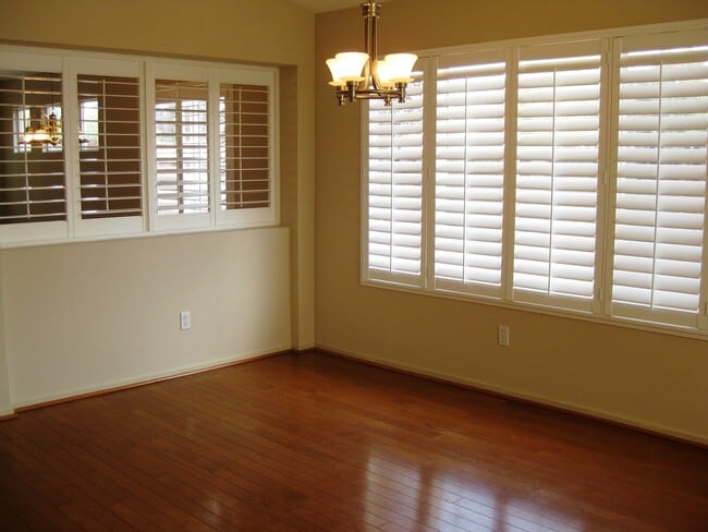 Foto del edificio - 3 Bed, 2 Baths, 1485 SF. 2 Car Garage, sin...