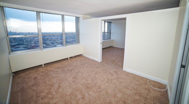 Foto del edificio - 655 W Irving Park Rd