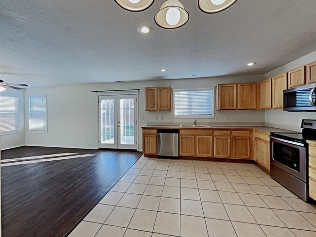 Building Photo - 9551 W Portola Dr