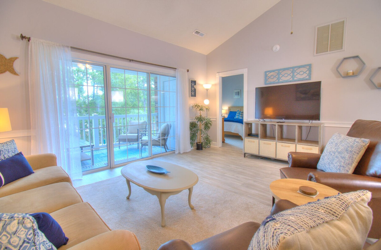 Foto principal - 682 Riverwalk Dr