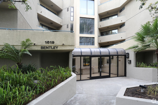 Foto del edificio - 1619 Bentley Avenue,