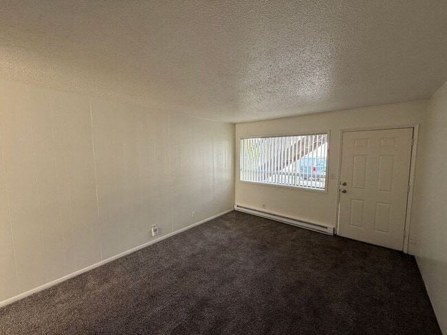Building Photo - 550 SW Levens St