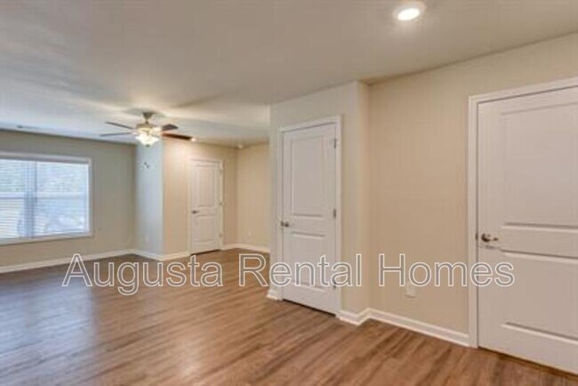 Building Photo - 2506 Otter Run