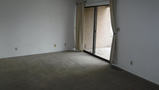 Building Photo - 2524 S El Paradiso