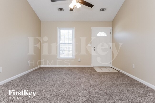 Building Photo - 705 Mills Dr