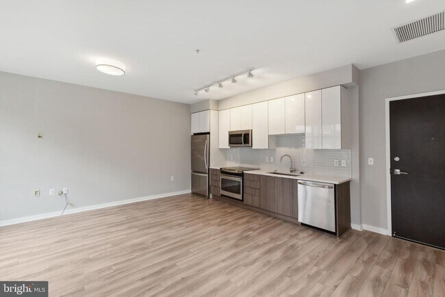 Foto del edificio - 911 2nd St NE