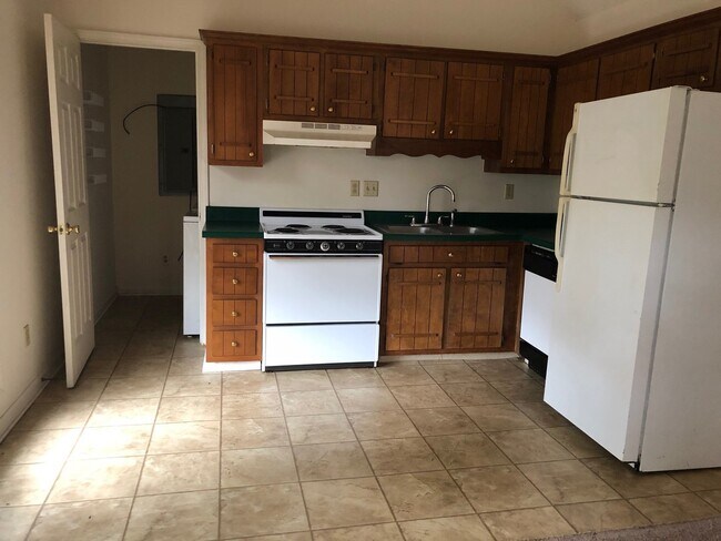 Foto del edificio - 248 Pine Dr