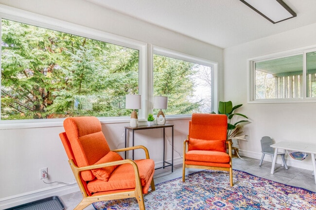 Building Photo - 3201 SW Sherwood Pl