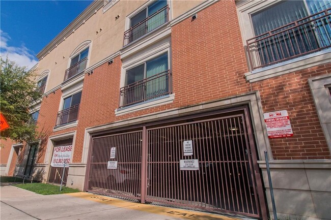 Foto del edificio - 1401 E 4th St