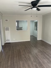 Building Photo - 2622 S Manhattan Pl