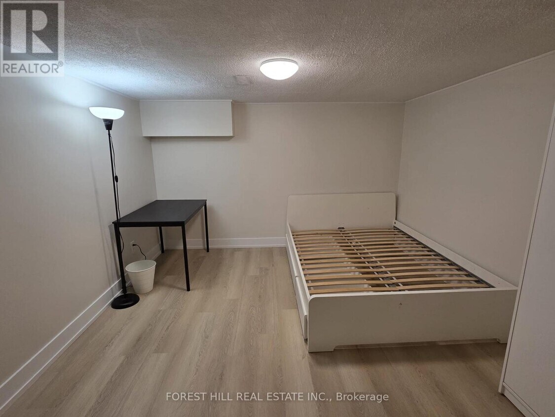 Primary Photo - 273 Silver Springs Blvd