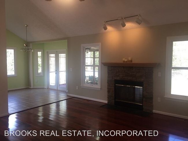 Foto del edificio - 3412 N Chase