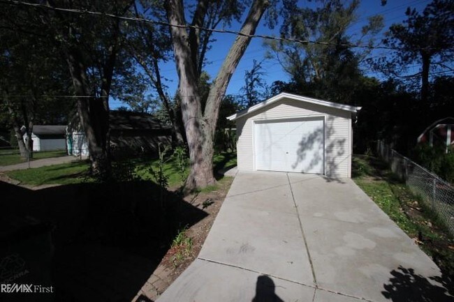 Building Photo - 15708 Kirkshire Ave