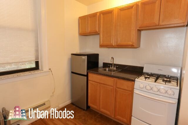 Building Photo - 4542 N Damen Ave