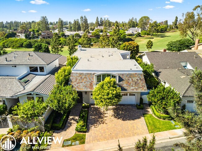 Building Photo - Stunning 3 Bedroom + Bonus Room 3.5 Bath A...