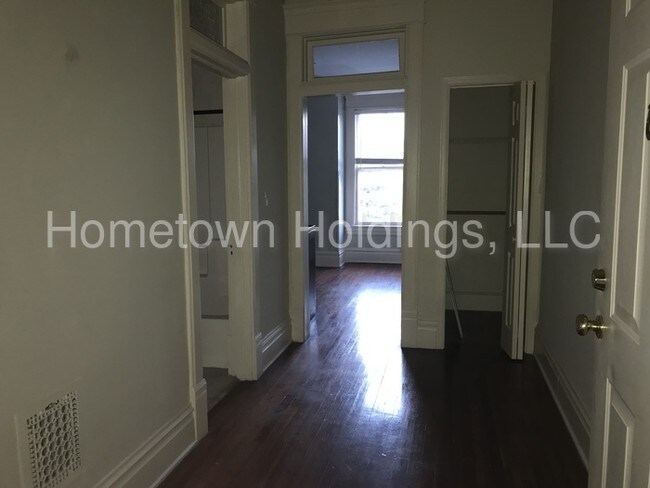 Building Photo - 1018 3rd St SW