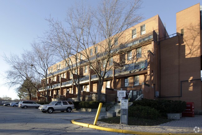 Photo du bâtiment - Clark Townhomes