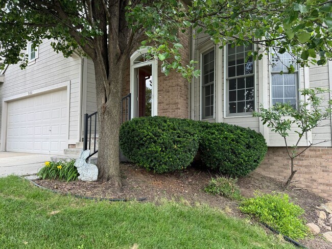 Building Photo - Elkhorn Home For Rent In Quiet Neighborhood