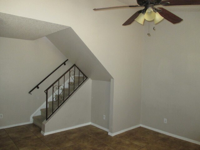 Building Photo - 2533 W. Hazelwood