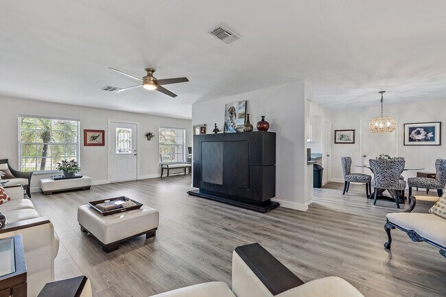 Building Photo - 18296 SE Courtview Cir