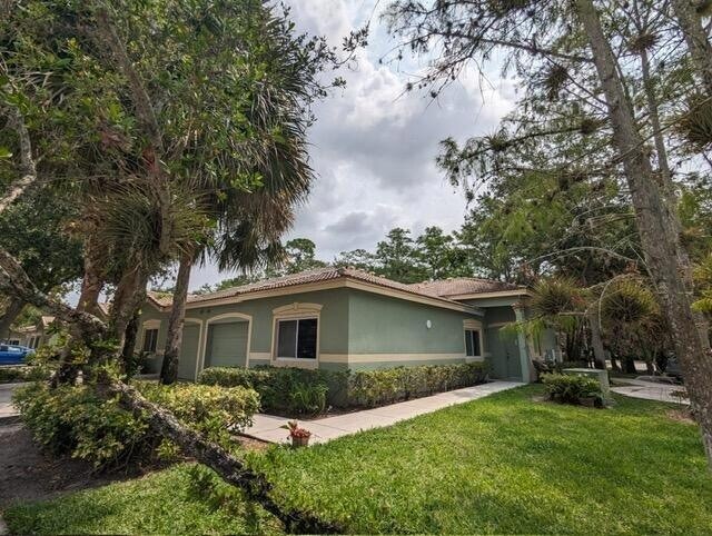 Foto del edificio - 260 Crestwood Cir