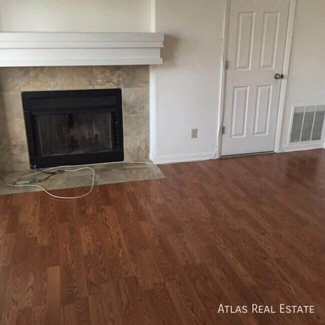 Building Photo - 851 S Uravan Ct