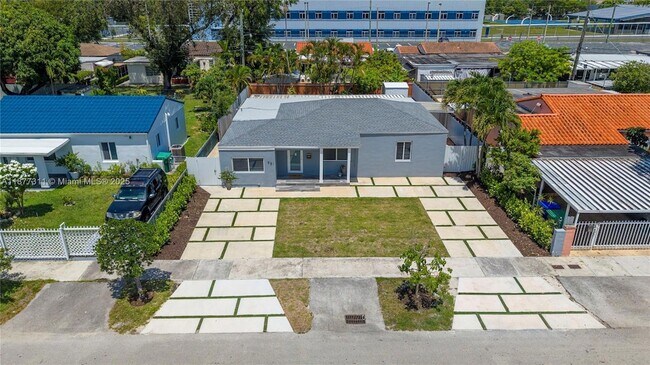 Foto del edificio - 921 NW 30th Ct