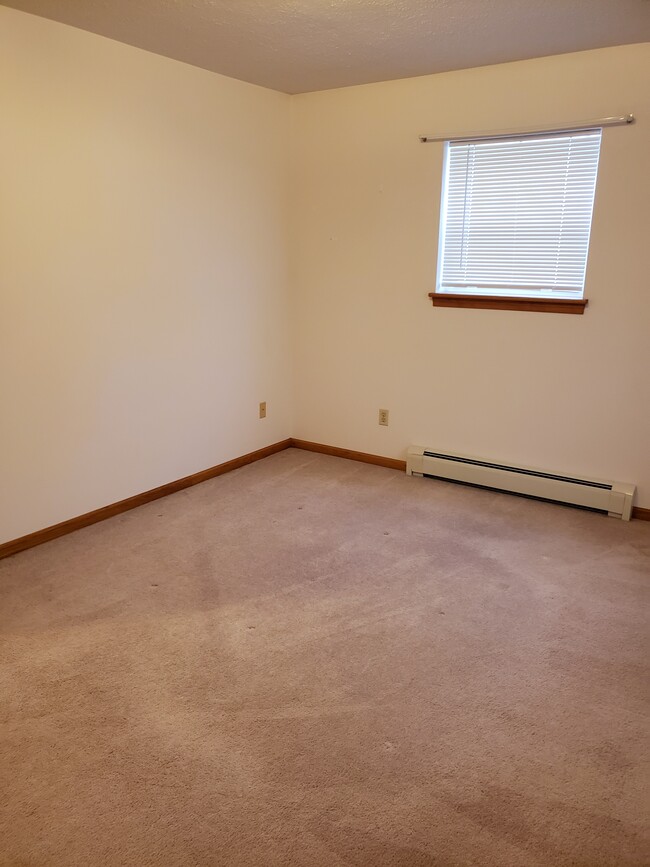 Building Photo - 12872 Raymond Dr