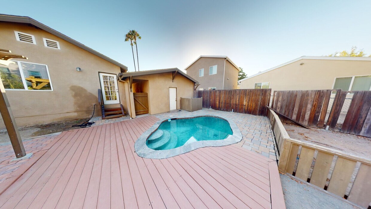 Foto principal - 4BD/3BA, Pool!! BIG house, 1800sqft!!