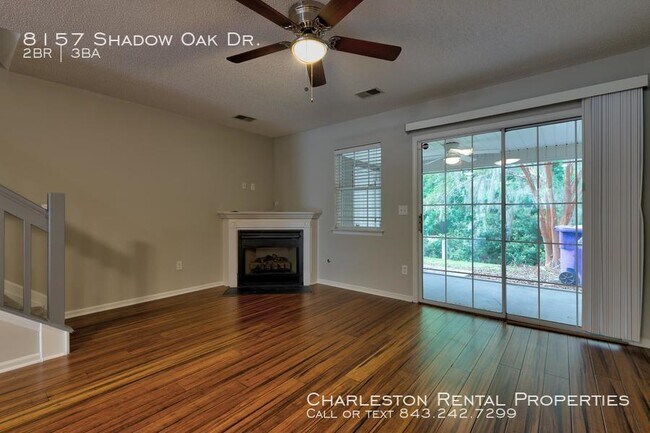 Foto del edificio - 8157 Shadow Oak Dr