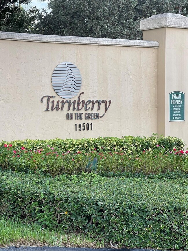 Building Photo - 19501 W Country Club Dr