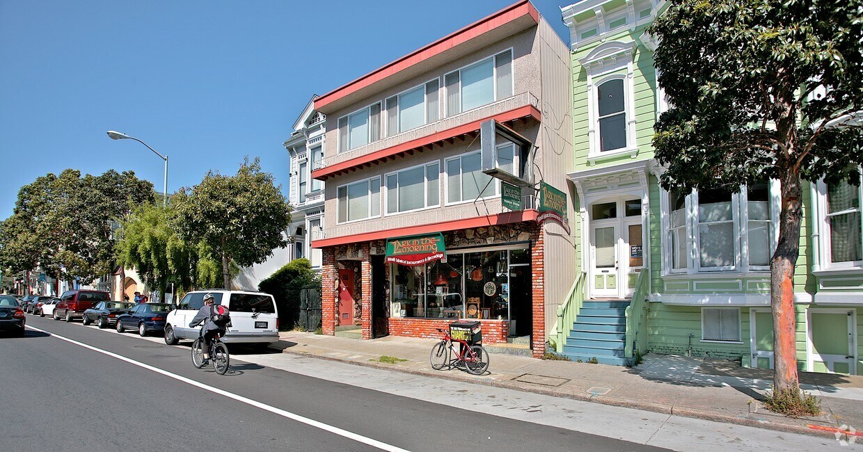 Building Photo - 1451 Valencia St