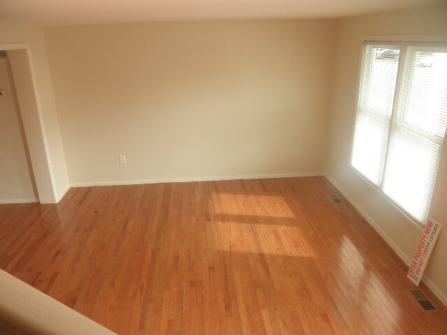 Building Photo - 4 Craftsman Ct