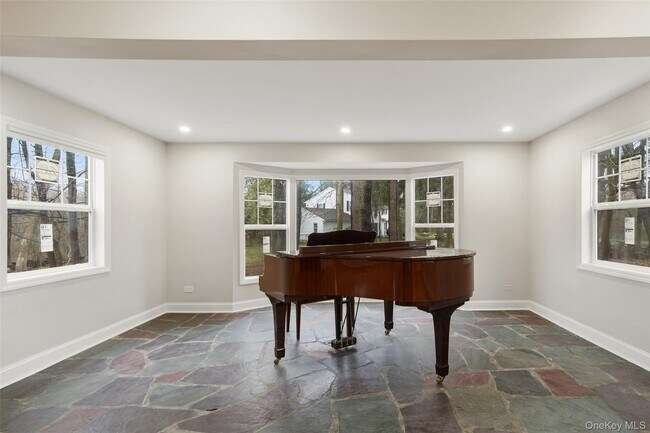 Foto del edificio - 790 Hardscrabble Rd